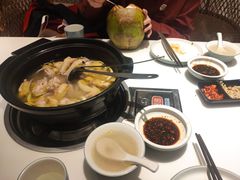 -东椰·海南椰子鸡火锅(朝阳门店)