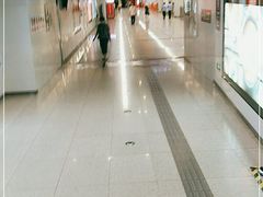 -新百广场(地铁站)