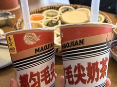 都匀毛尖奶茶-包整·丝娃娃(一览甲秀楼风景店)