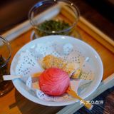 阳光暖一点，日子慢一点，愿你有饭亦有茶