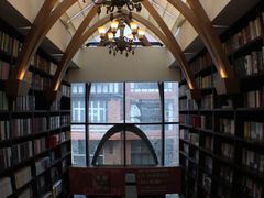 -钟书阁(松江泰晤士小镇店)