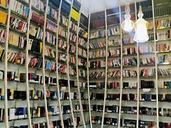 -钟书阁(松江泰晤士小镇店)