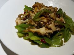 -赶海部落海鲜城(海阳路店)