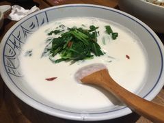 -云海肴·汽锅鸡·云南菜(天山百盛优客店)