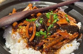 Braised Eel Rice in Clay Pot