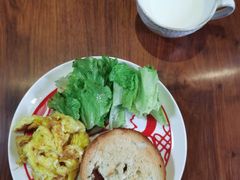 -沁屋面包店(人民东路店)