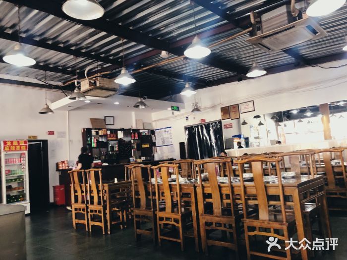 龙顺园麻辣香锅(机场店)大堂图片