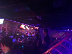 -UP嘻哈酒吧(粉巢店)