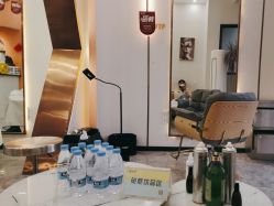 -V8潮牌·接发烫染连锁