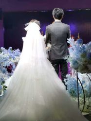 -艾米丽婚纱礼服