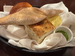 -恰餐厅及酒吧 CHAR Bar & Grill (北京丽都皇冠假日店)