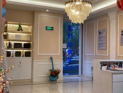 -Bollins波林丝•专研护发中心