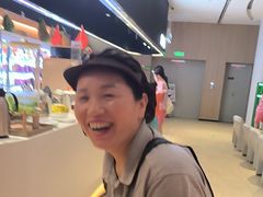 -涨巢·潮玩水疗局