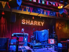 -鲨鱼美式餐厅酒吧Sharky