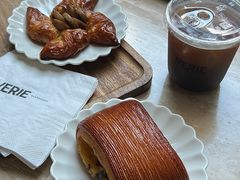 -VERIE BAKEHOUSE