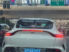 -奔驰上海利星(七宝店)