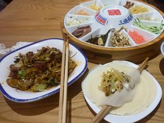 -怪噜范·老贵阳街头名小吃(数博万达店)