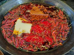 锅底颜色真的很赞-肥龙火锅(南坪店)