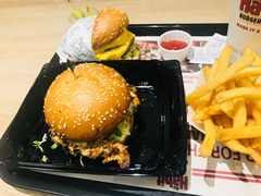 -The Habit Burger Grill 哈比特汉堡(爱琴海店)