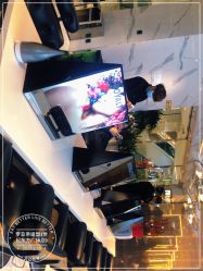 -罗亚帝造型·烫发染发