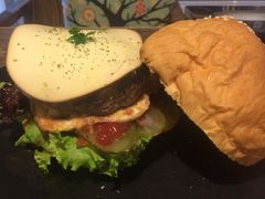 -HIGH FIVE哈福手工汉堡(桂林路店)