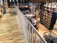 -新华书店(解放中路店)