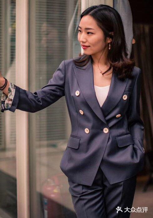 朝阳区可以撸猫的西服店[嘿哈]