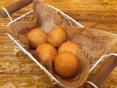 爆浆龙虾沙律丸-more than meow吴止猫主题餐厅(承德 中船汇店)