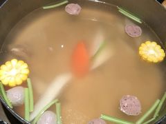 招牌牛骨清汤锅-左庭右院鲜牛肉火锅(新梅广场店)