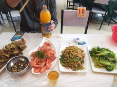 -覃记海鲜美食餐厅