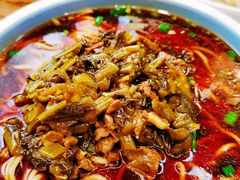 雪菜牛肉丝面-老新隆牛肉锅贴(新街口店)