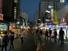 -六合夜市
