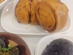 -李与白包子铺(桐梓林店)