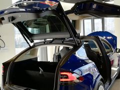 -TESLA 特斯拉(上海太古汇体验店)
