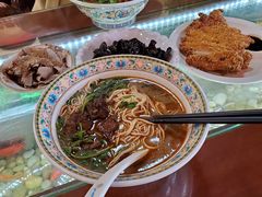 半筋半肉面-金杨拉面王小吃面馆·牛三宝面·红烧牛肉粉