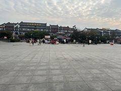 -巴陵广场