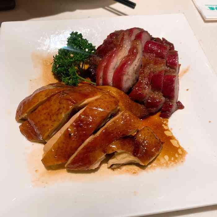 翠华餐厅(徐汇正大乐城店)-"估计是生意太好,店里的服务生包括收银员