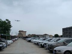 -泊安飞浦东物流大道停车场