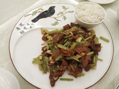 小炒黄牛肉-博雅渔港·融合菜(维也纳国际大酒店)