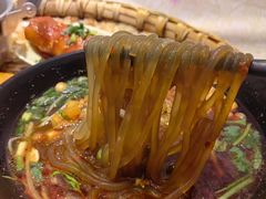 -爆炸头阿姨小四川正宗川味小吃(无任何分店)