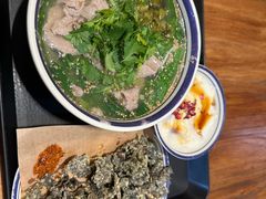 -云阿蛮云南生烫牛肉米线(奉贤路店)