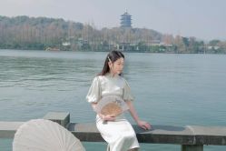 -唯一旅拍·颂当代影像艺术中心(上城店)