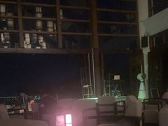 -亚龙湾喜来登·美景台大堂吧