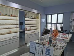 -视野联行眼镜•蔡司•依视路(温江店)