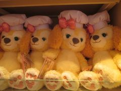 -小镇影院迪士尼小熊Duffy与他的朋友合影地