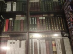 -钟书阁(松江泰晤士小镇店)