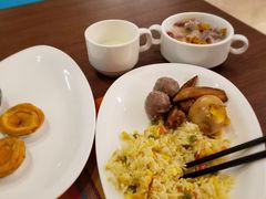 -珠海拱北口岸希尔顿欢朋酒店