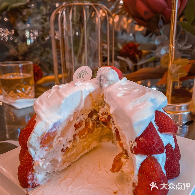 高颜值蛋糕｜吃过最好吃的草莓蛋糕🍰