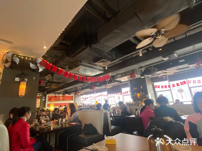 大头虾越式风味餐厅(光明广场店)大堂图片