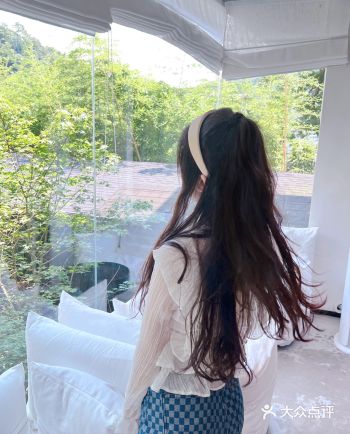 山间玻璃房，确实很好拍